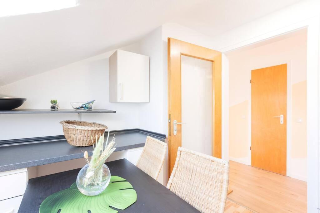 - 3-Bedroom Apartment Luxury: Central & Spacious In Duisburg & Big Tv And Kitchen - Eksteriør bilde