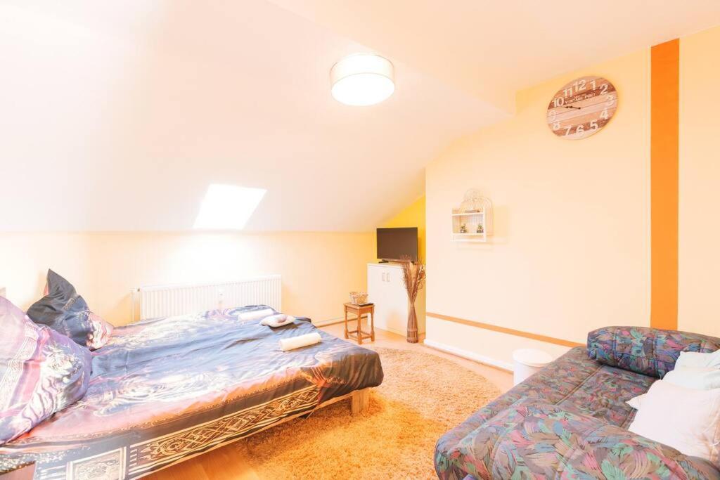 - 3-Bedroom Apartment Luxury: Central & Spacious In Duisburg & Big Tv And Kitchen - Eksteriør bilde